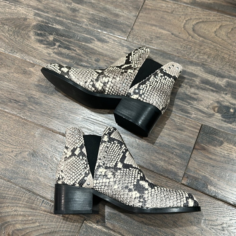 STEVE MADDEN // Cade Boots NWOT